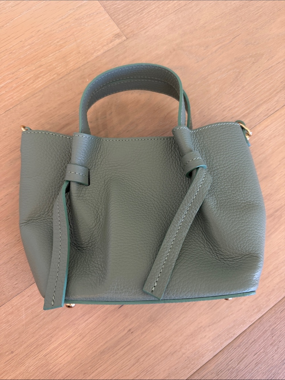 Borse in pelle Compact Pebble Leather Mini Tote in Sage Green